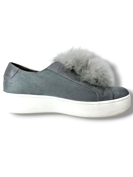 Steve Madden Bryanne Pom Pom Platform Sneakers Faux Fur Gray Size 7.5 - Picture 2 of 12